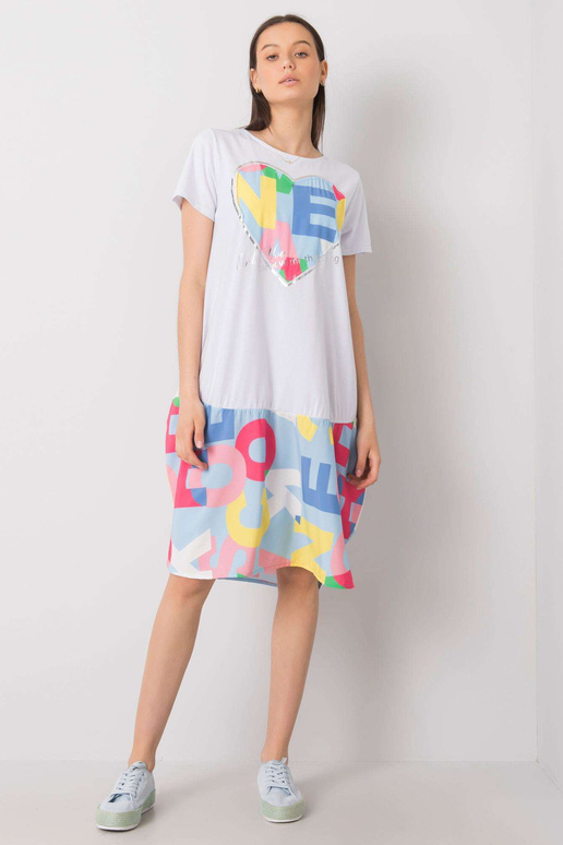 Bílé a modré šaty s potisky Guinevere