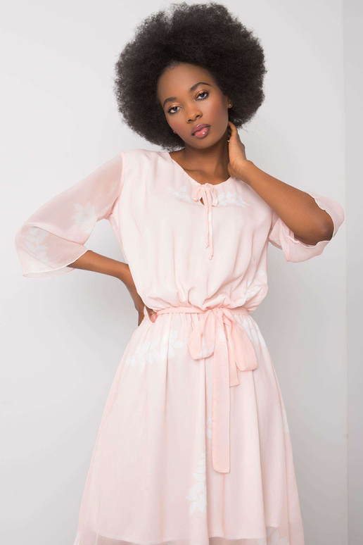 Yareliho světle růžové šaty