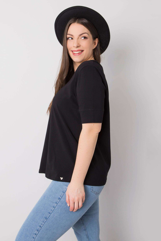 Černé bavlněné tričko velké velikosti... Černé bavlněné tričko velké velikosti...