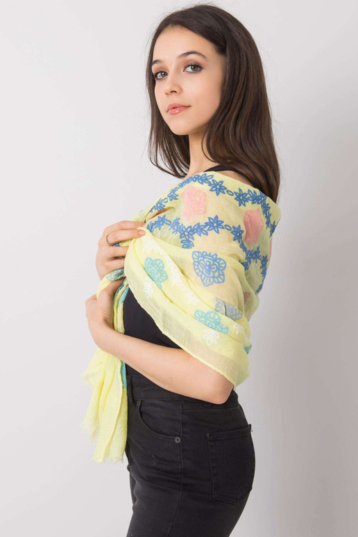 Žlutý šátek s barevným potiskem