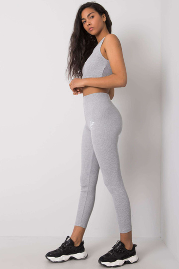 Šedá sportovní souprava...