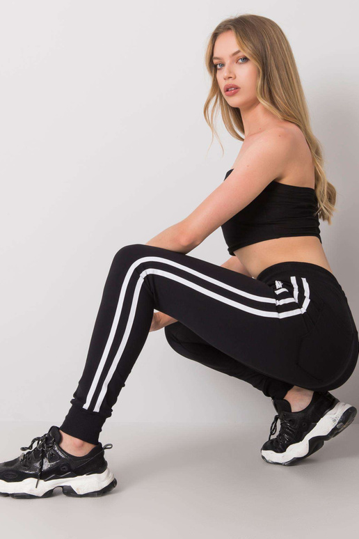 Šafránově černé tepláky