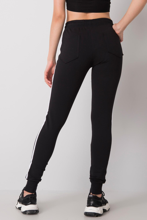 Šafránově černé tepláky