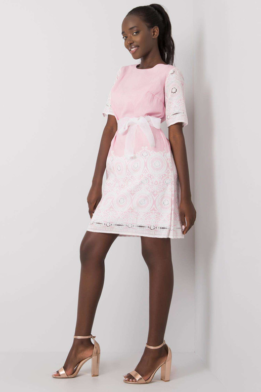 Růžové šaty s páskem Lidija