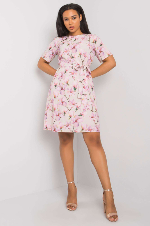 Béžové vzorované šaty velké velikosti...