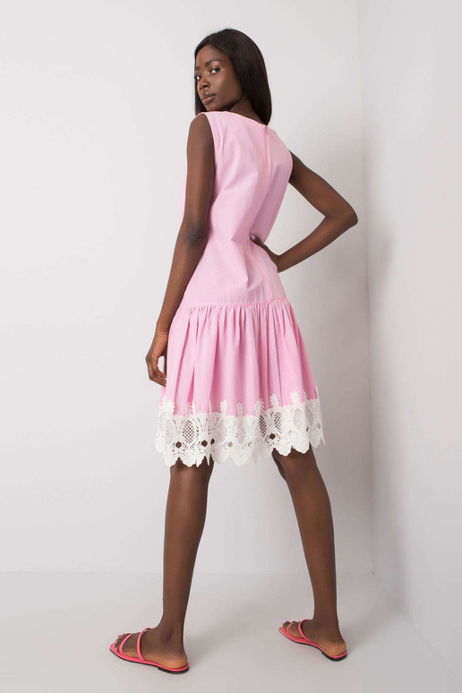 Světle růžové šaty s krajkou Lia