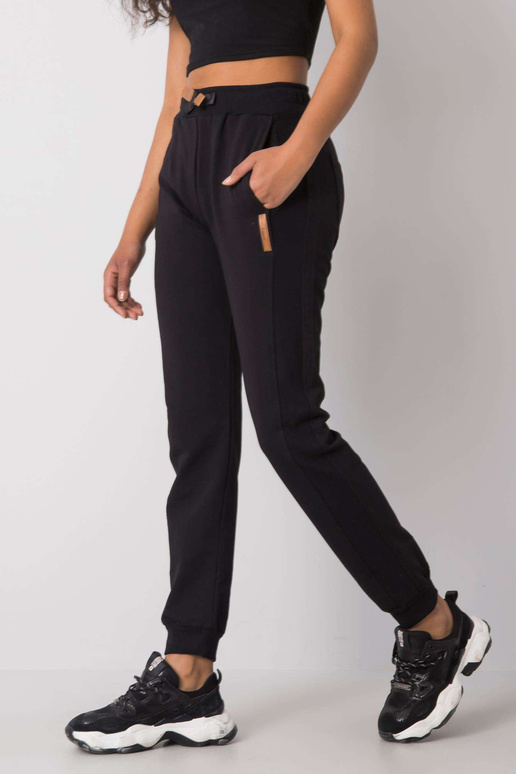 Černé tepláky Alivia