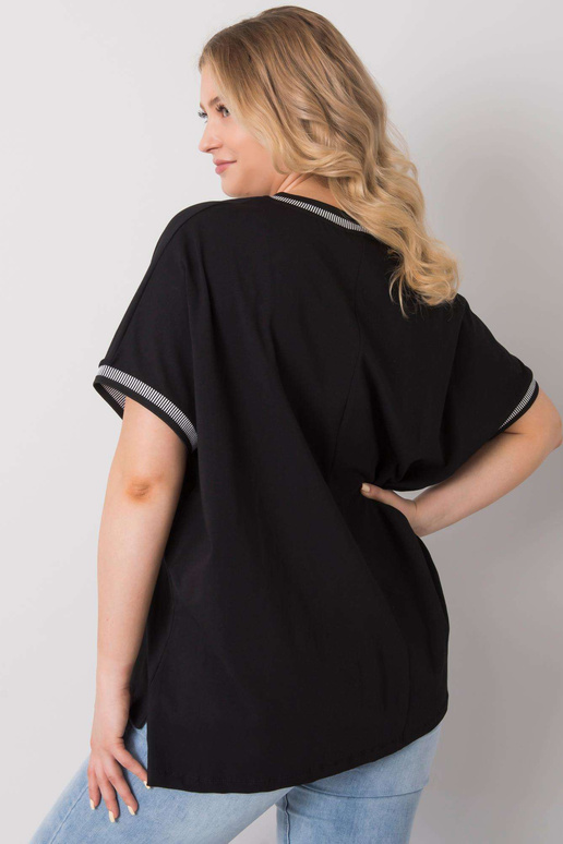 Černá nadměrná halenka s nášivkou Billi