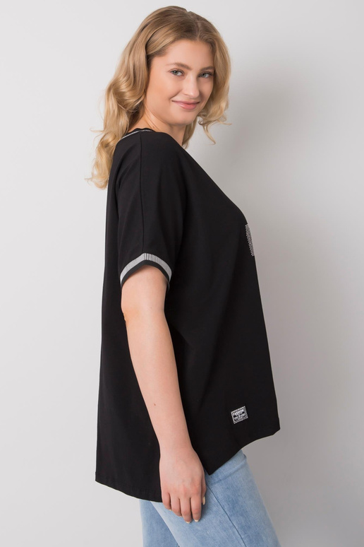 Černá nadměrná halenka s nášivkou Billi