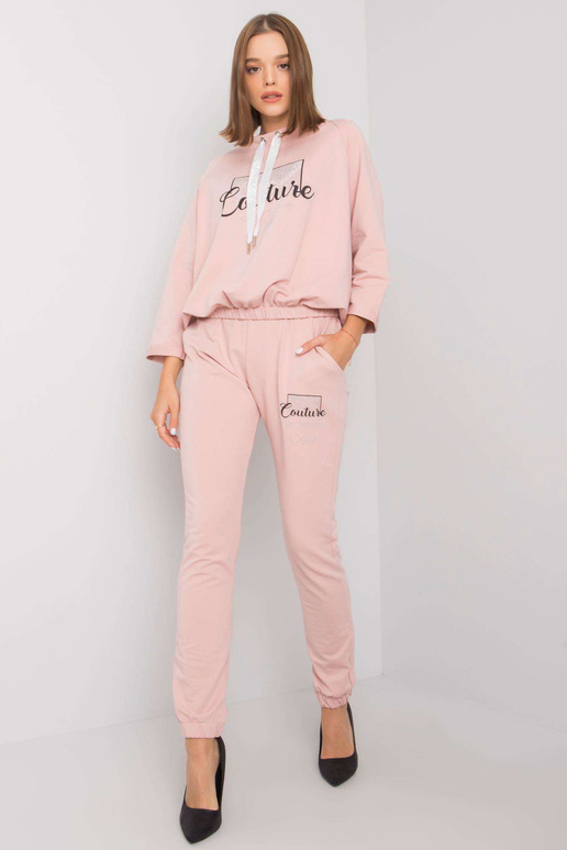 Špinavě růžová sada s aplikacemi...