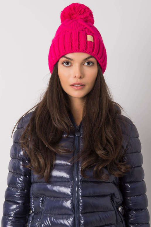 Růžová zimní čepice s bambulí