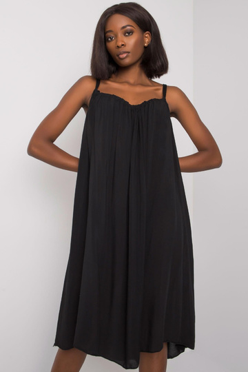 Černé šaty na ramínka...