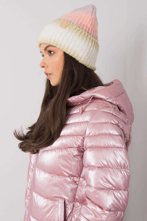 Zelená a broskvová čepice ombre