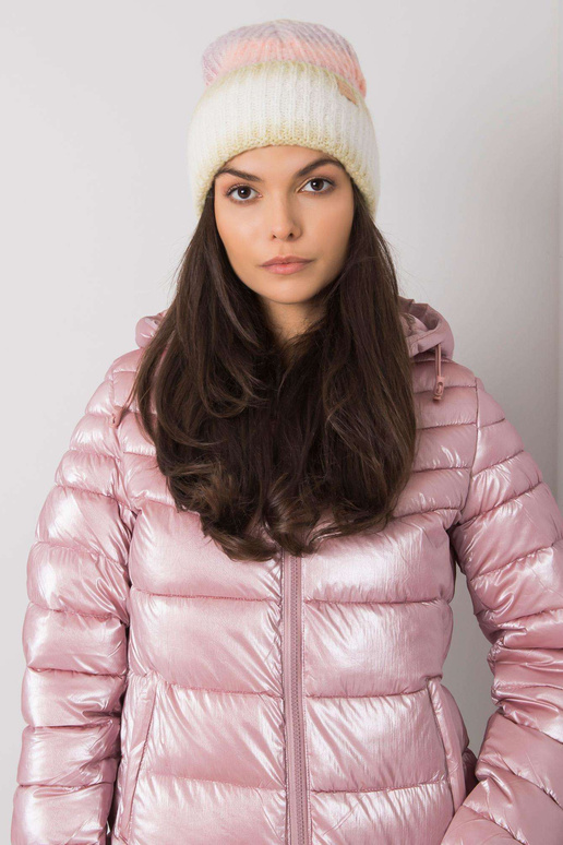 Zelená a broskvová čepice ombre