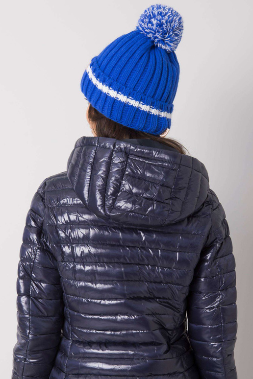 Modrý klobouk s bambulí