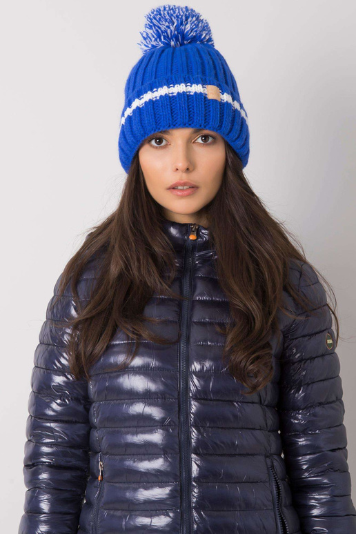 Modrý klobouk s bambulí