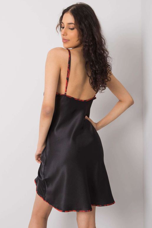 Černý noční set s květinami