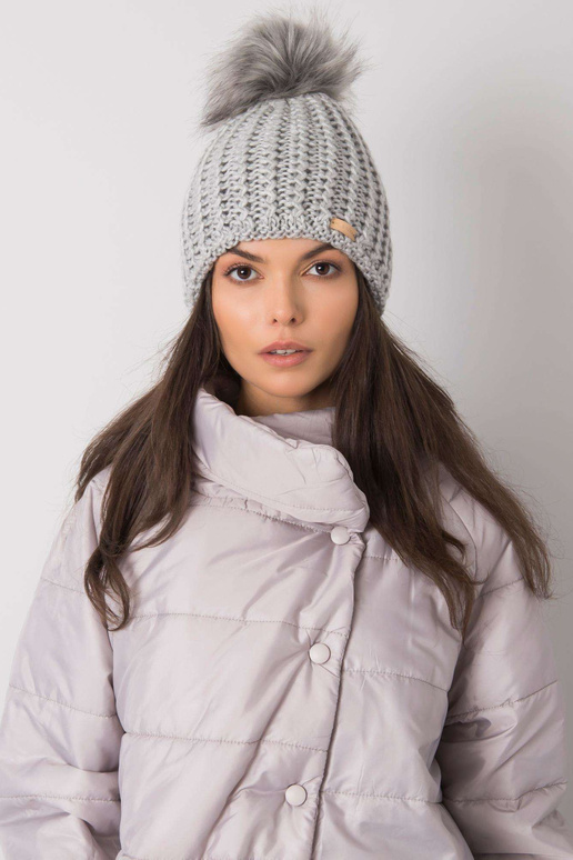 Šedá dámská zimní čepice