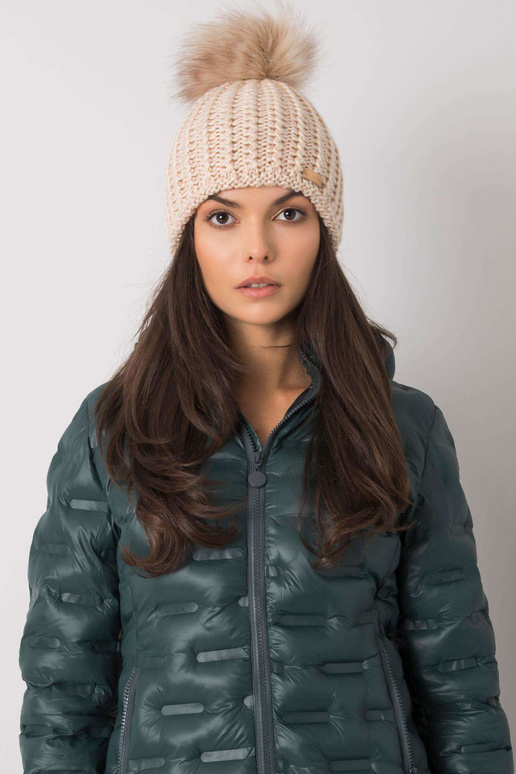 Béžová dámská zimní čepice