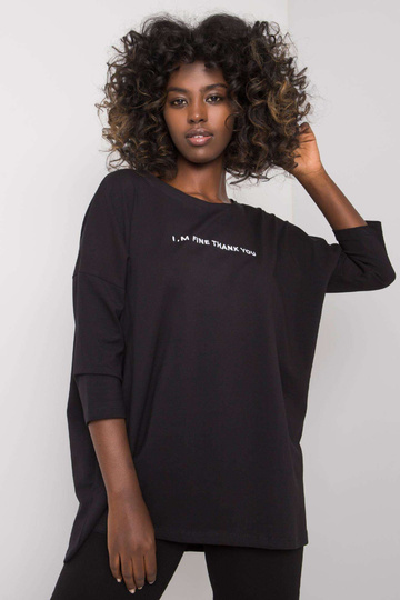 Černá halenka s nápisem Kaylyn 2