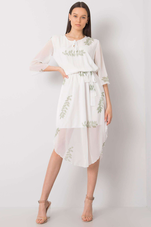 Yareliiny bílé šaty