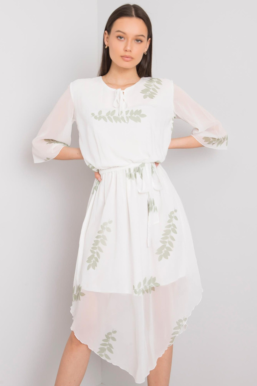 Yareliiny bílé šaty