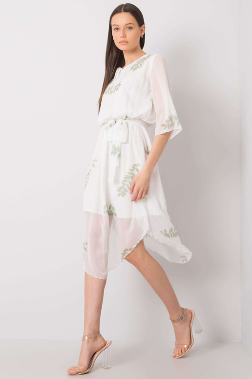 Yareliiny bílé šaty