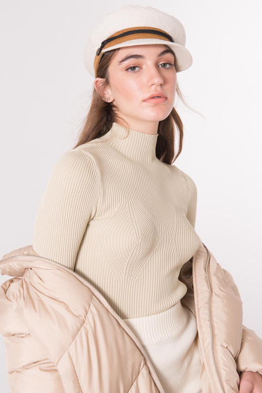 Světle béžový žebrovaný golf BSL