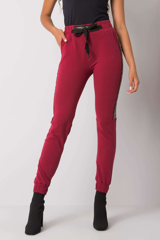 Vínové tepláky s nášivkou Giulia