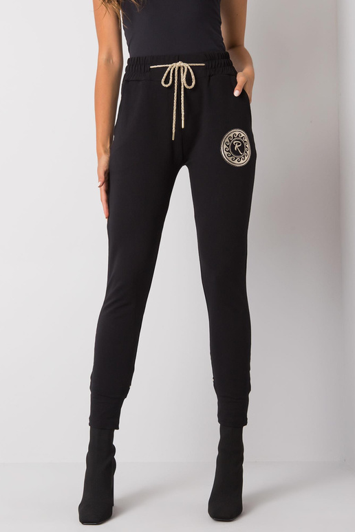 Černé tepláky Larissa Print