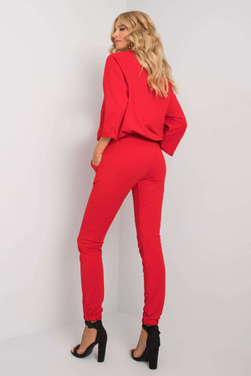 Červená sada s aplikacemi...