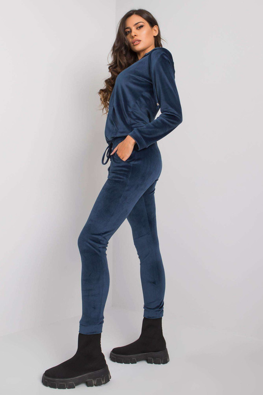 Tmavě modrý dvoudílný velurový set... Tmavě modrý dvoudílný velurový set...