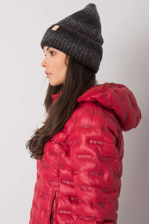 Černá a šedá čepice ombre