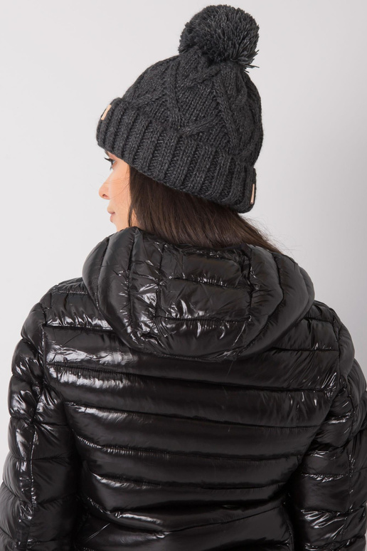 Tmavě šedá zimní čepice se střapcem