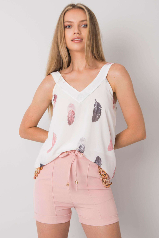 Špinavé růžové kraťasy s řetízky...