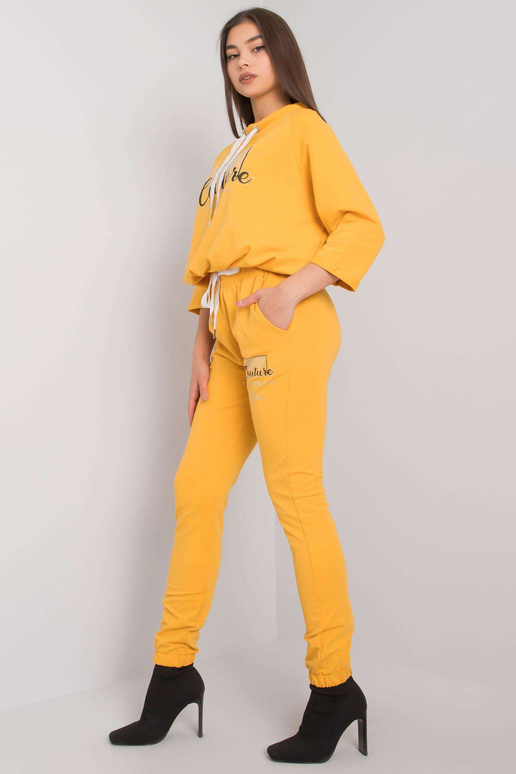 Tmavě žlutá sada s aplikacemi Martille