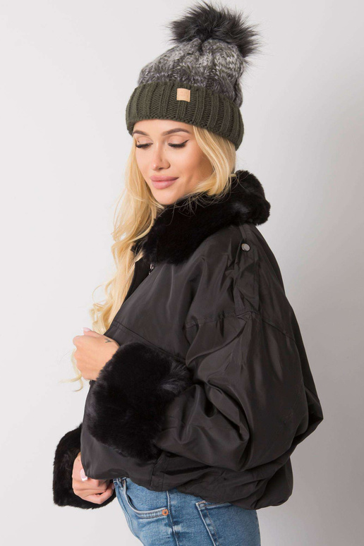 Khaki zimní čepice se střapcem Ally...