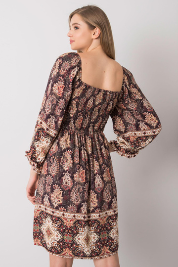 Tmavě hnědé šaty od Hayley...