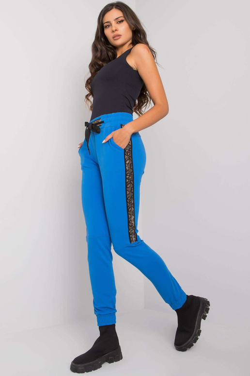 Modré tepláky s nášivkou Giulia