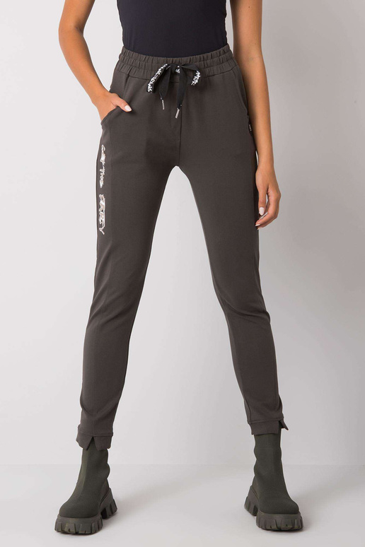 Tmavé khaki tepláky s nápisy Peyton