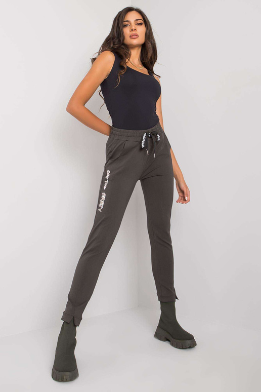 Tmavé khaki tepláky s nápisy Peyton