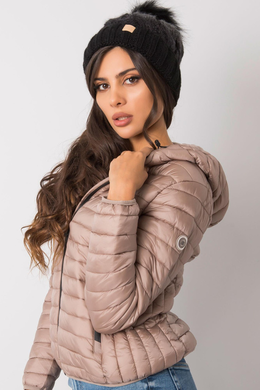 Černá zimní čepice se střapcem Ally...