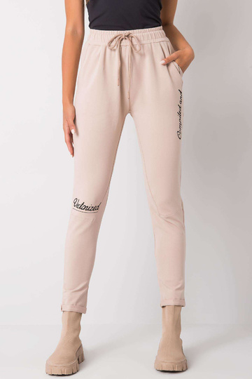 Béžové tepláky s nápisy Haylee 2