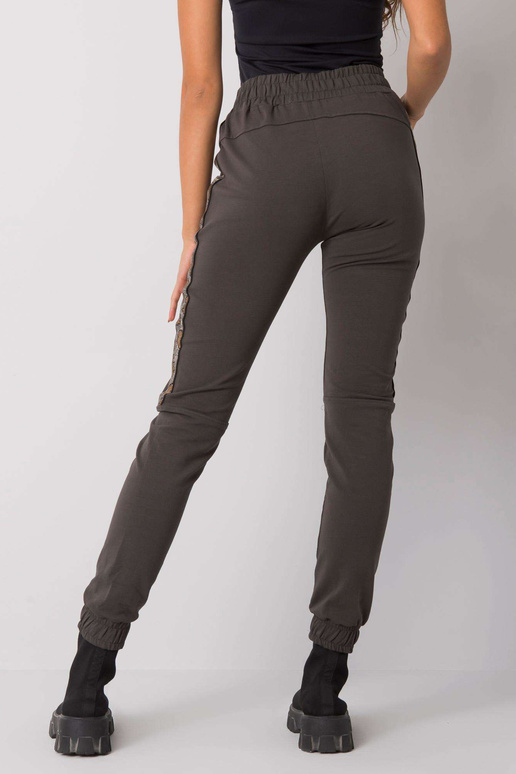 Tmavé khaki tepláky s nášivkou Giulia