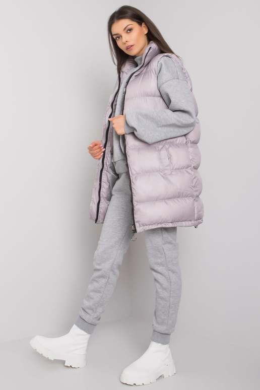 Šedá souprava s vestou Winchester