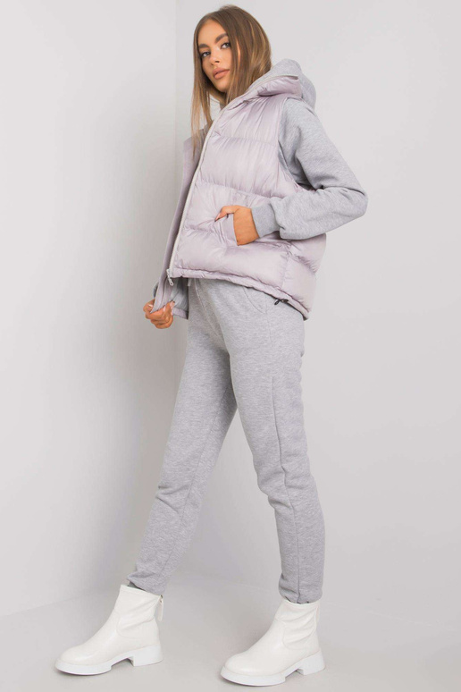 Šedá souprava s vestou Aysel