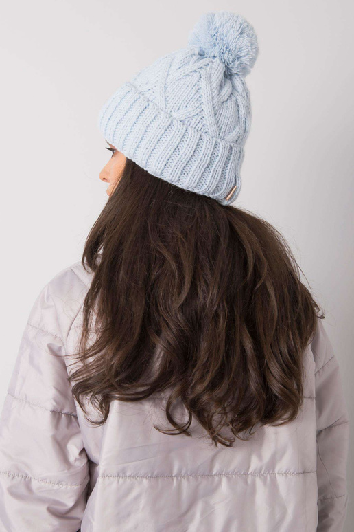 Světle modrá zimní čepice s bambulí