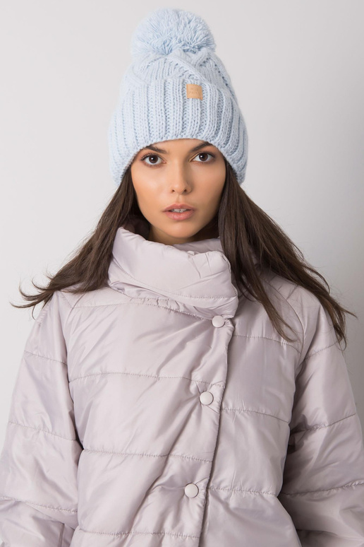 Světle modrá zimní čepice s bambulí