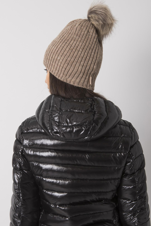 Tmavě béžová vycpaná dámská čepice s...