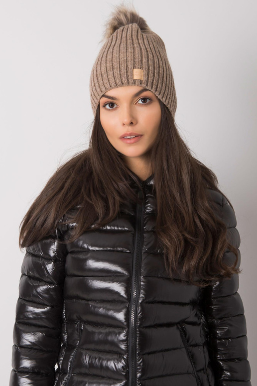 Tmavě béžová vycpaná dámská čepice s...